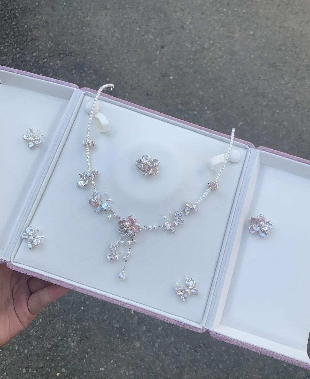 Butterfly Flower Pearl Necklace
