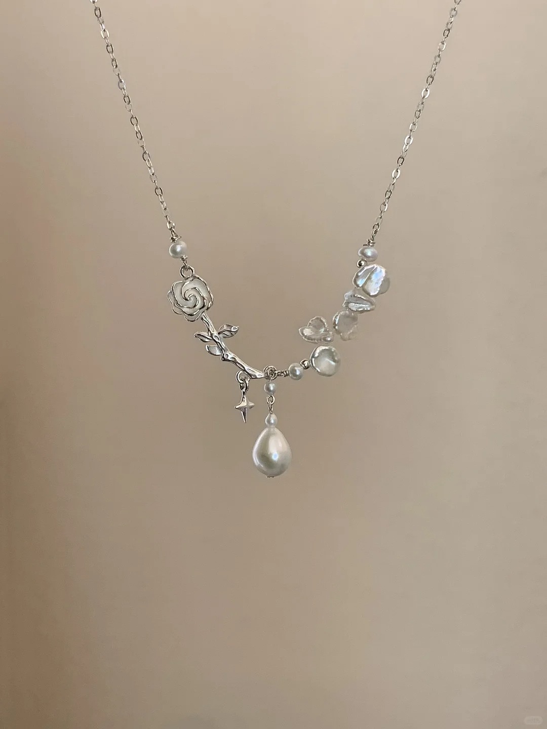 White rose necklace