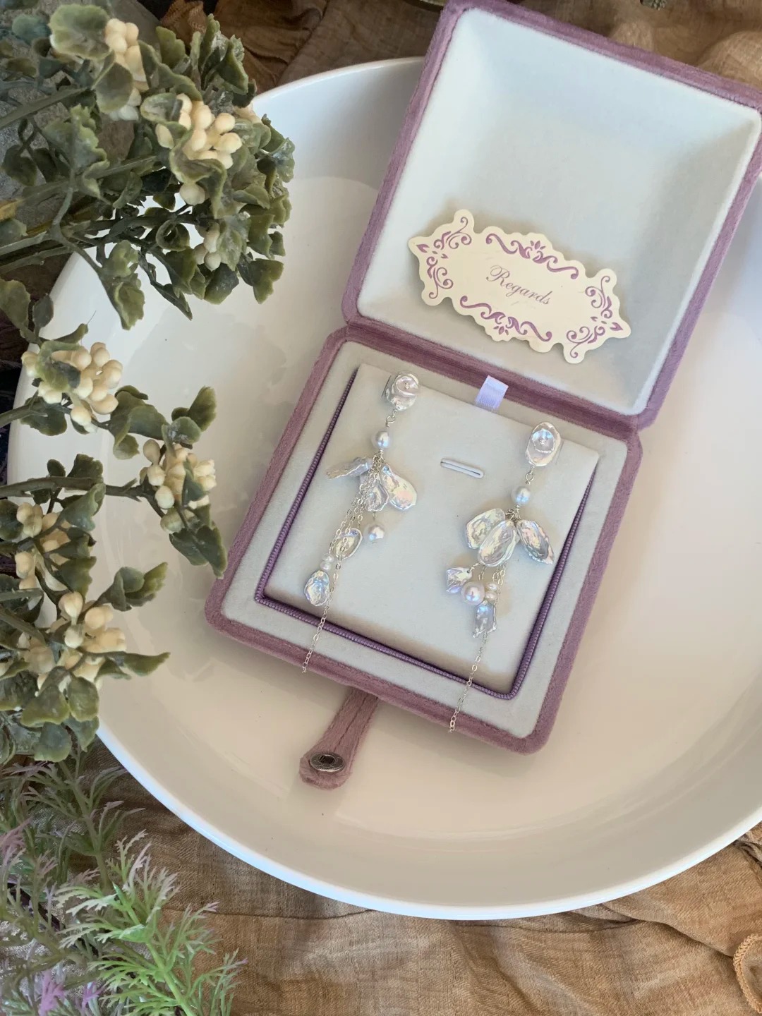 Wind chime petal pearl earrings