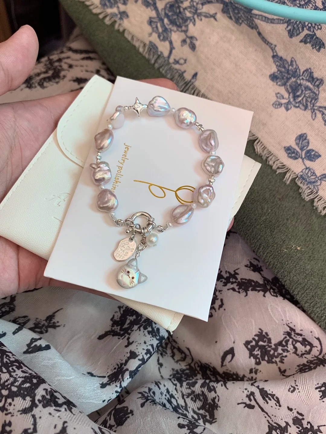 Natural Pearl Cat Pendant Bracelet