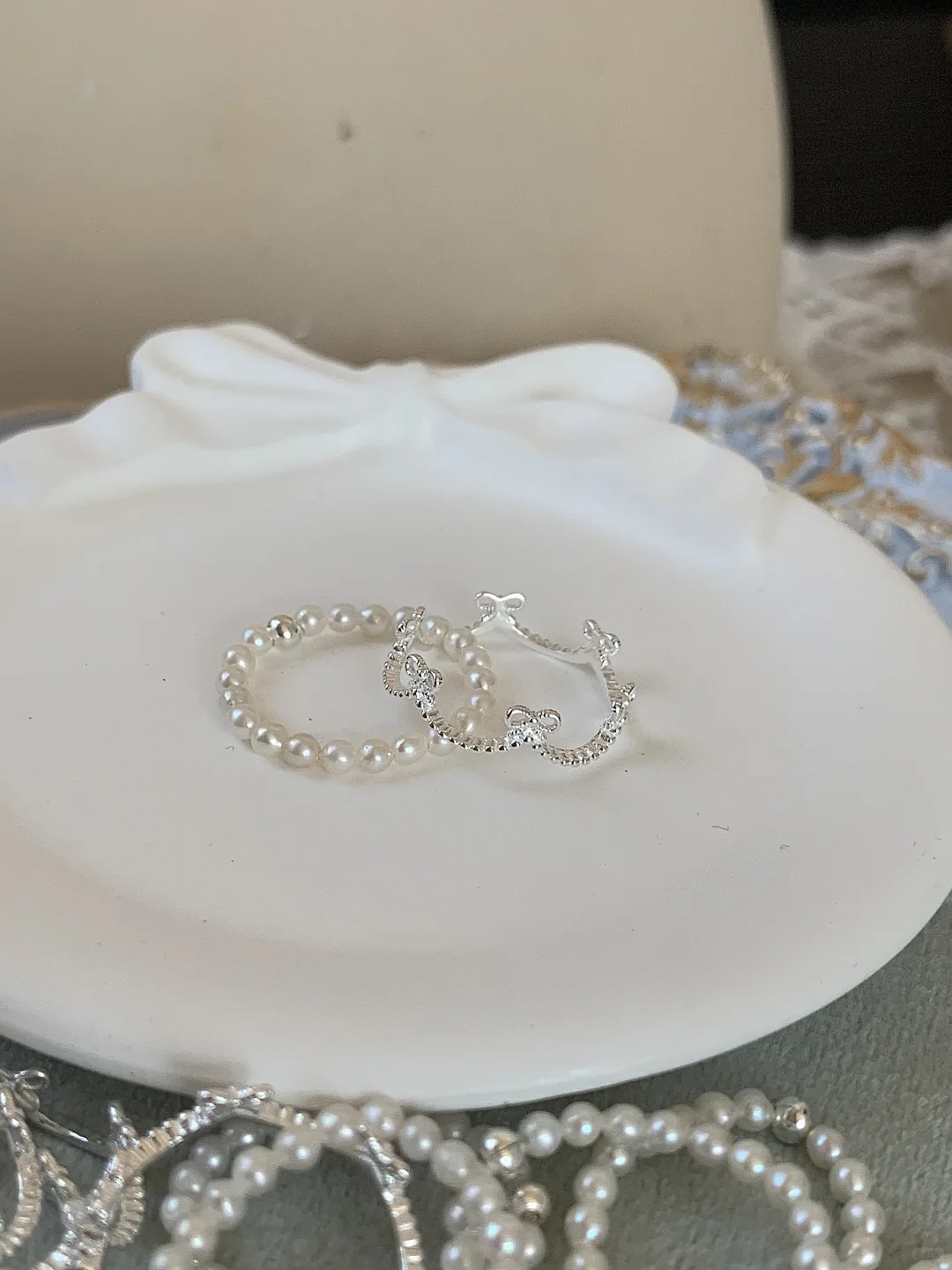 Crown pearl stacked ring