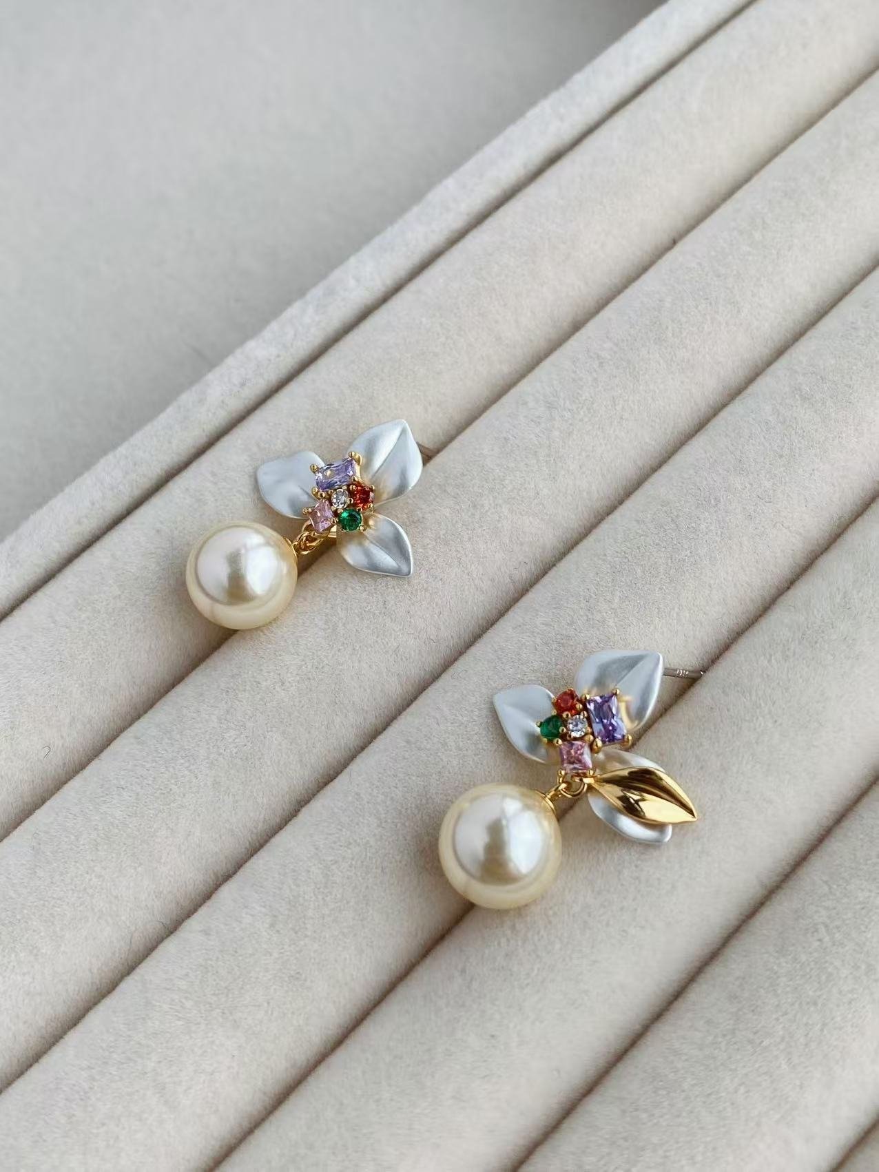Flower Pearl Earrings