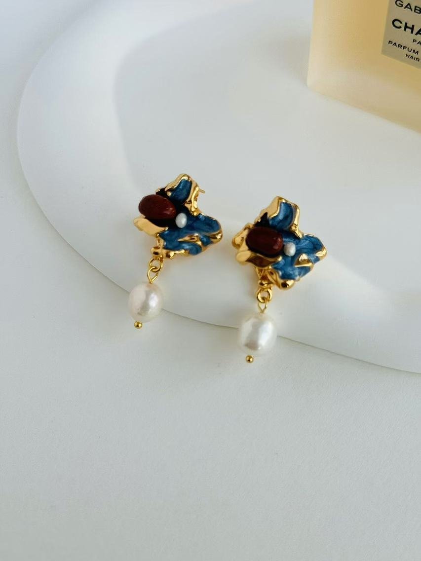 Vintage Pearl Earrings