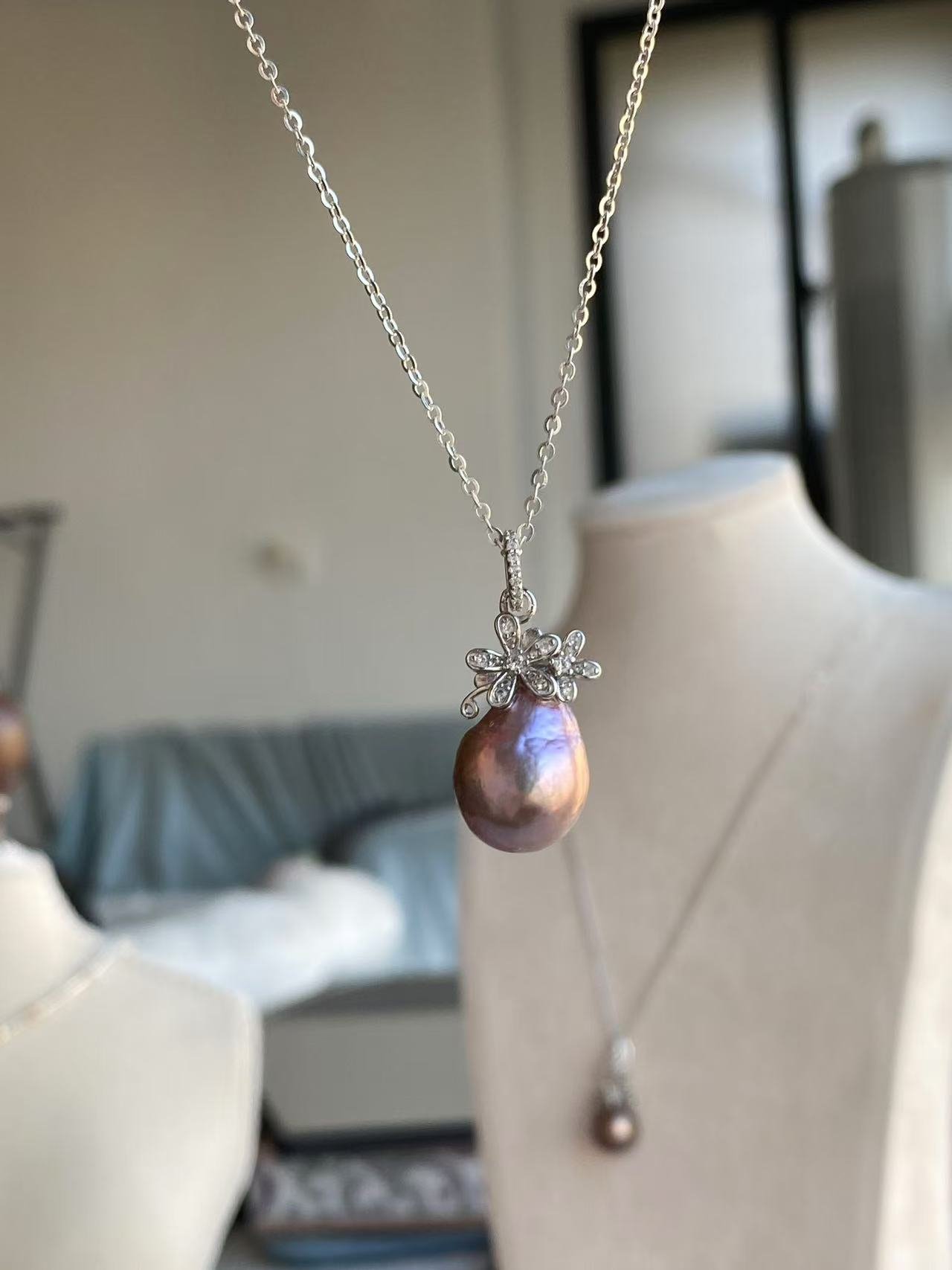Vase Water Drop Pearl Pendant