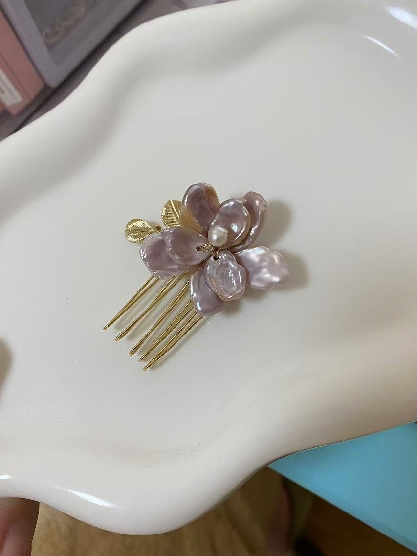 Petal Pearl Hair Comb