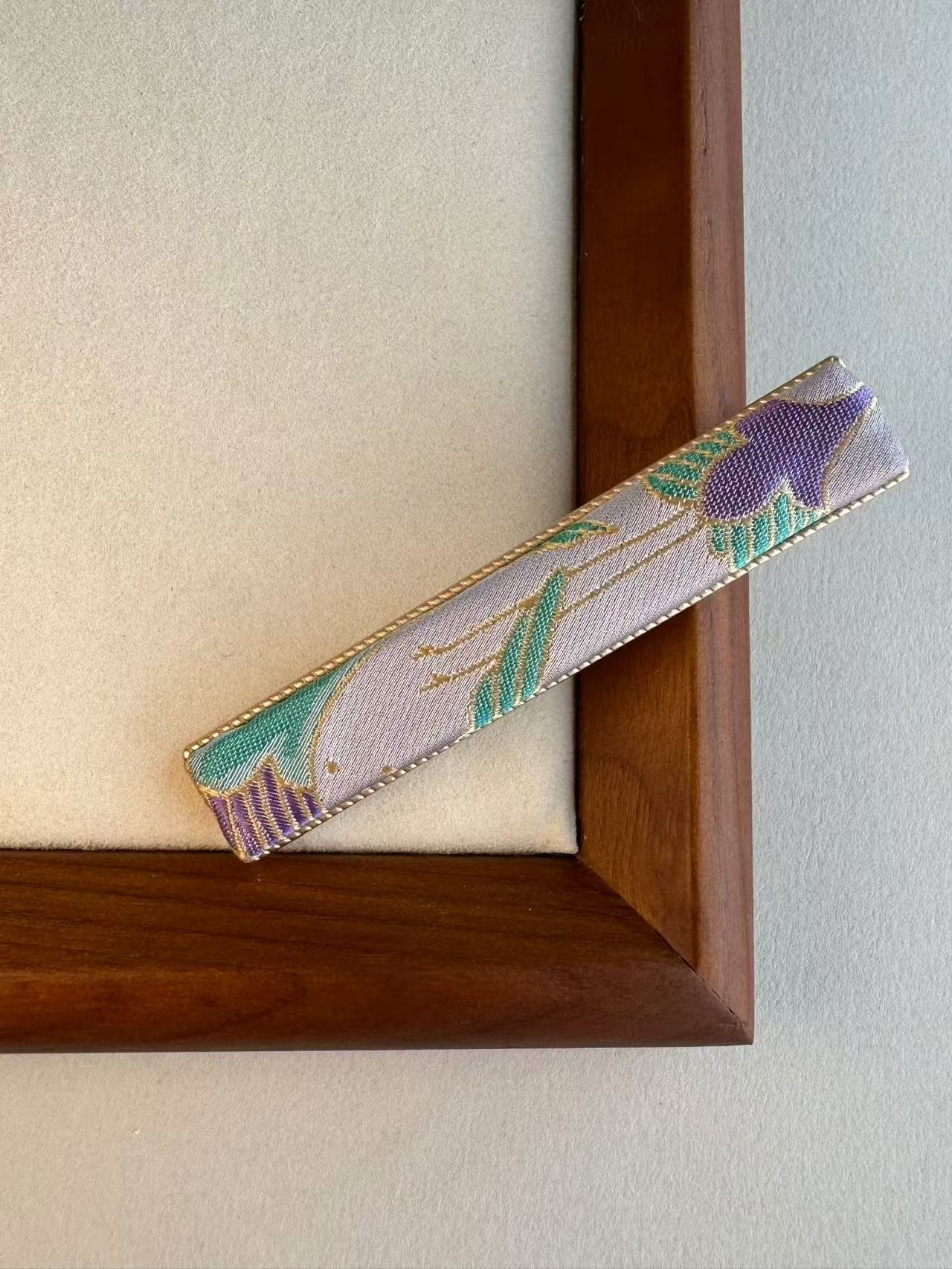Retro hairpin