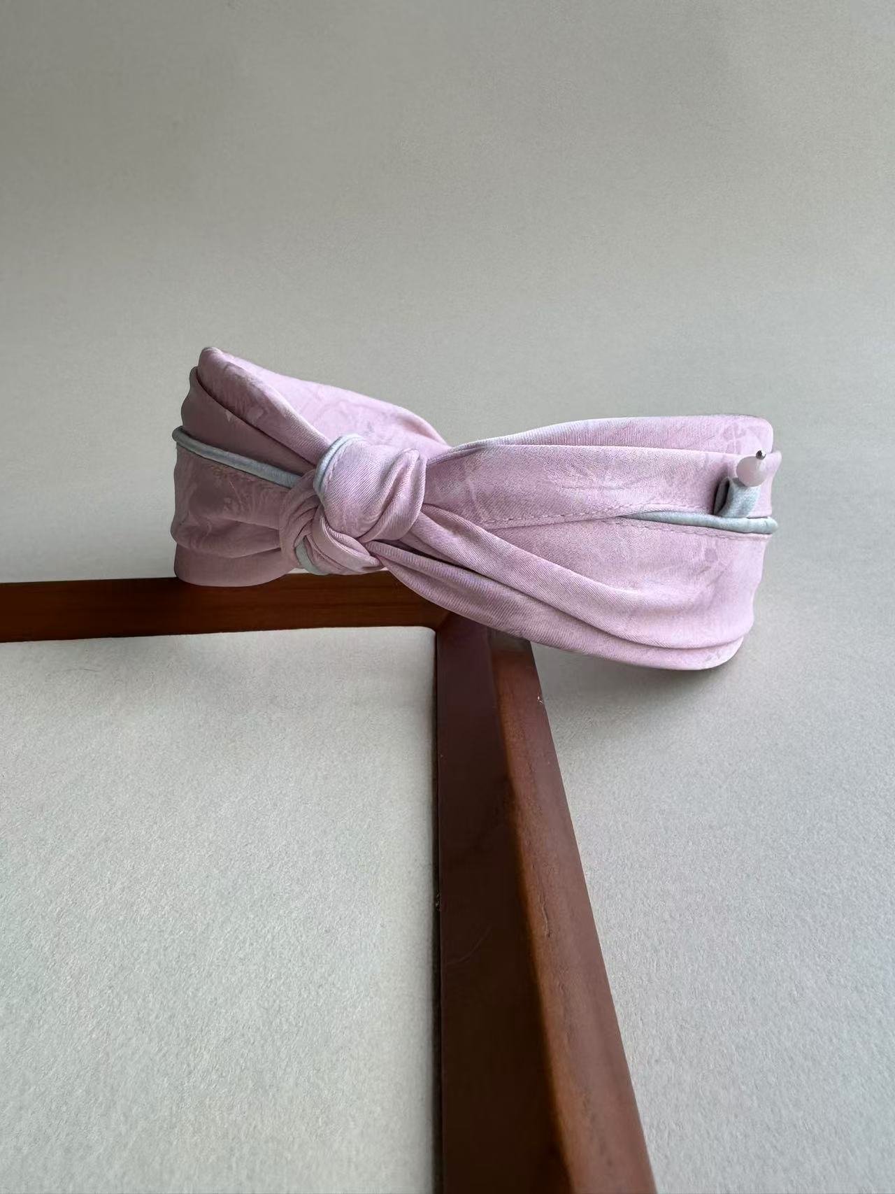 Retro headband