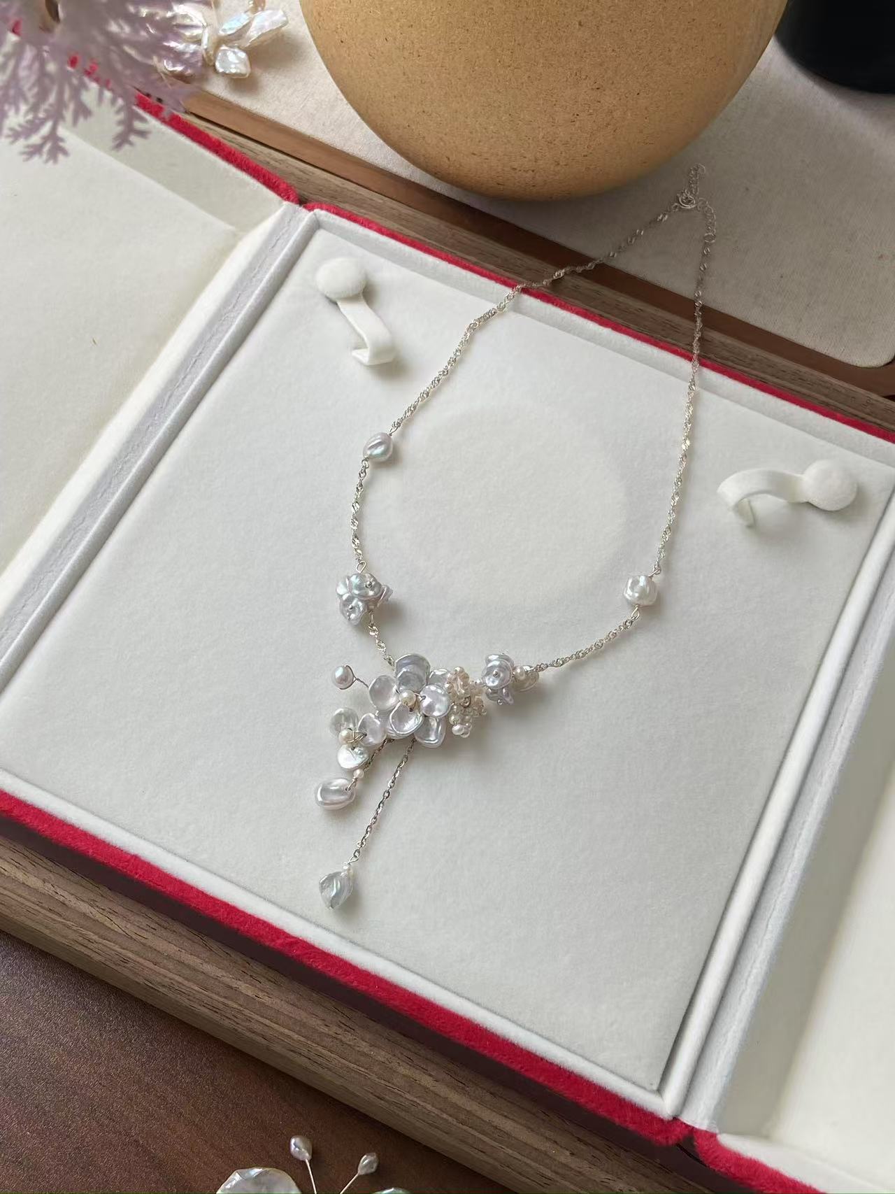 Handmade flower pearl necklace