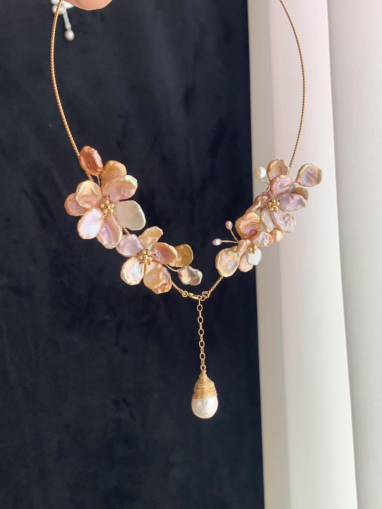 Handmade flower pearl necklace