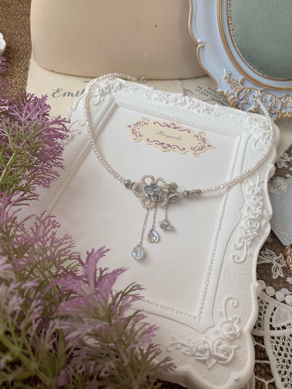 Flower Pearl Necklace